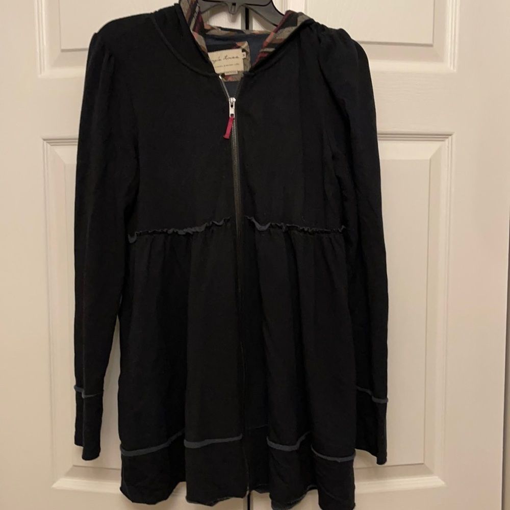 Evy’s tree black hoodie with elbow patches